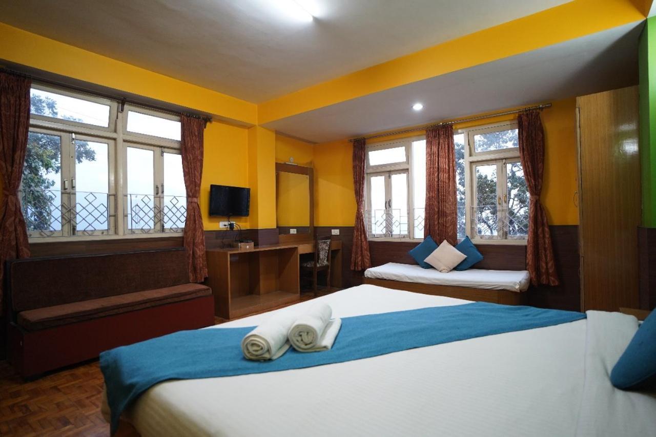 Hotel Due Pond Near Palzor Stadium Gangtok Exterior foto